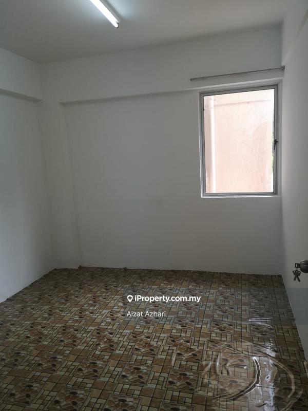 Flat for Sale in Putra Damai by Aizat Azhari - iProperty.com.my