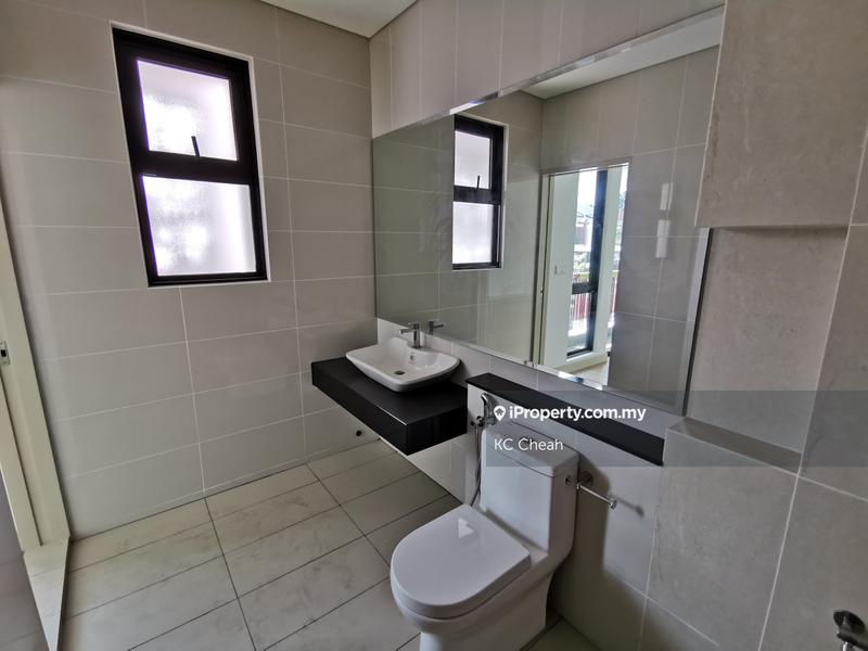 Rumah Berangkai 2 Tingkat untuk Dijual di ELMINA VALLEY 3 (22x75), - Below Market Price, Shah Alam oleh KC Cheah - iProperty.com.my