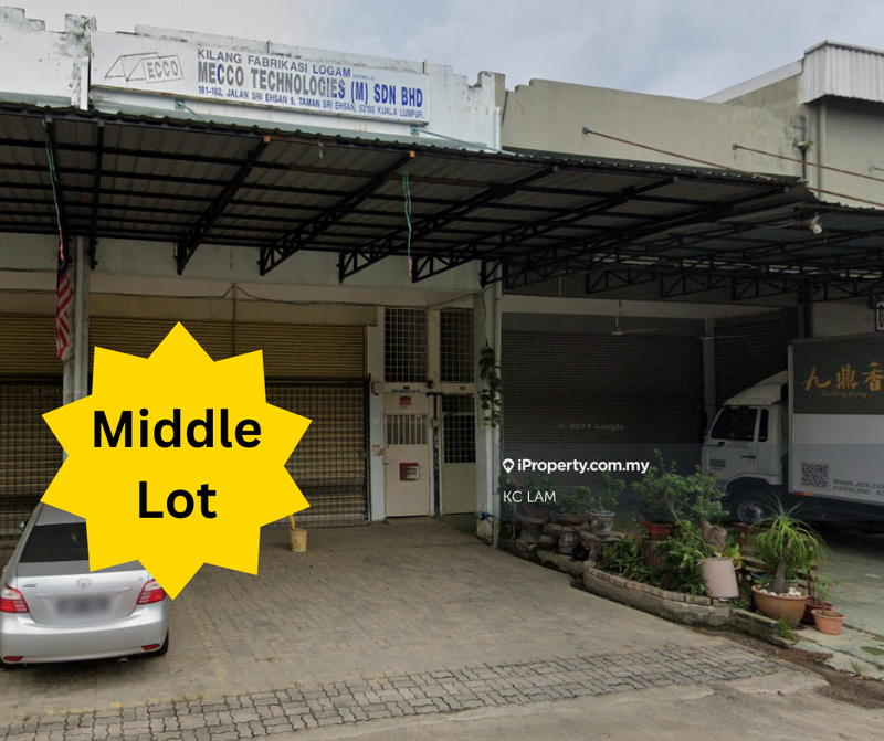 For Sale - 1.5 Storey Factory FREEHOLD 25 x 80 Built Up 3000 Sqft Sri Ehsan Kepong