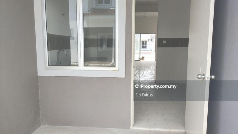 Rumah Teres 2-Tingkat untuk Dijual di Manjung, Sitiawan oleh Siti Fairus - iProperty.com.my