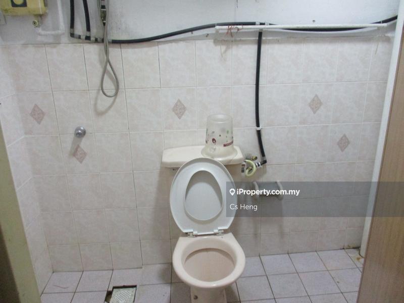 Pangsapuri untuk Dijual di Sri Intan 2 oleh Cs Heng - iProperty.com.my