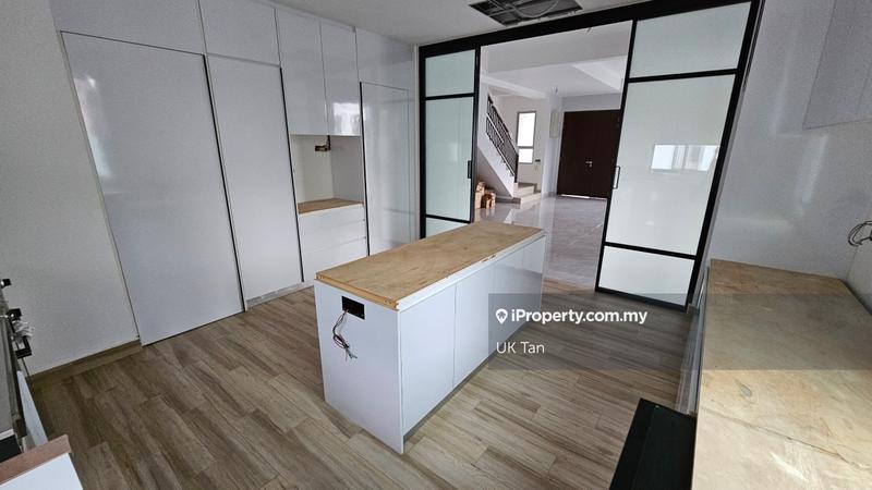 Rumah Teres untuk Dijual di qi6mk, Telok Panglima Garang oleh UK Tan - iProperty.com.my
