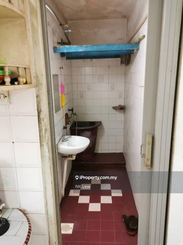 Flat for Sale in Taman Universiti Indah by NK Lew - iProperty.com.my