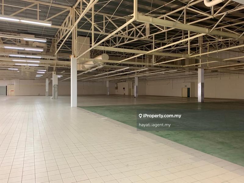 For Sale - Commercial Stand Alone Building @ Melaka with Huge Parking Space