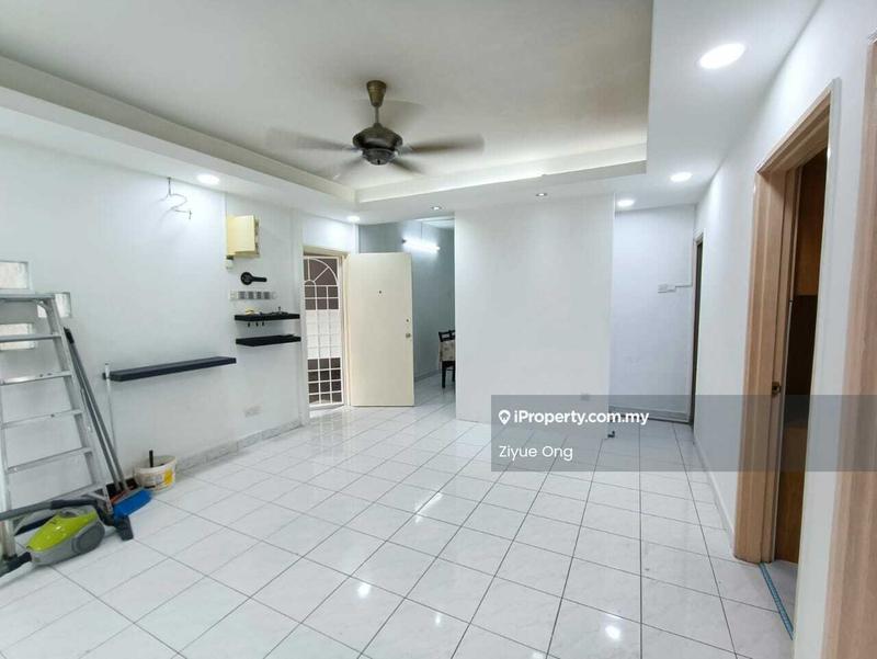 Pangsapuri untuk Dijual di Sri Cempaka (Puchong Jaya) oleh Ziyue Ong - Living Room - iProperty.com.my