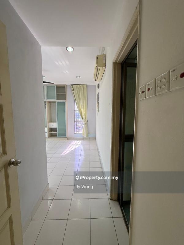 Condominium for Sale in La Vista Condominiums by Jy Wong - iProperty.com.my