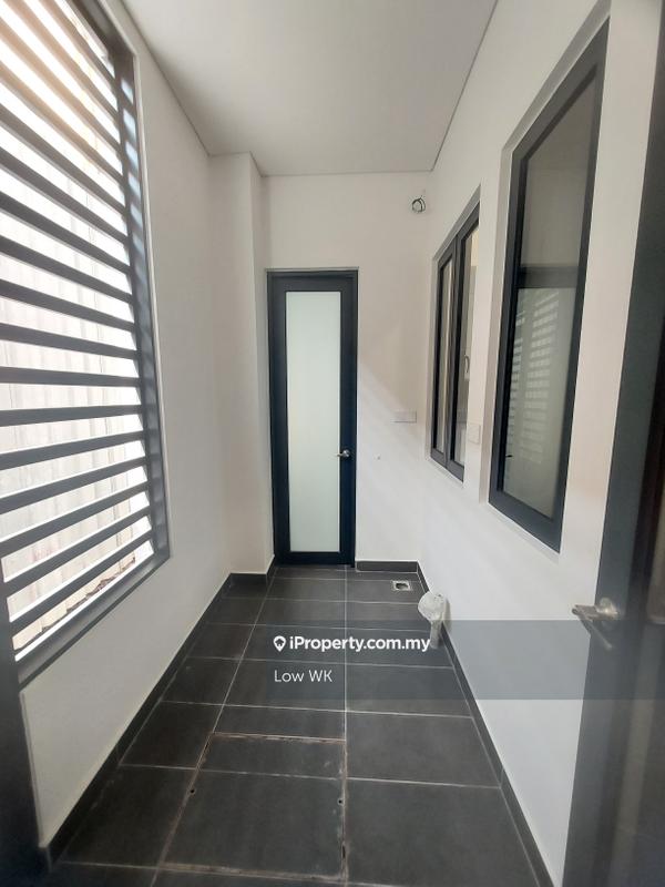 Rumah Berangkai 3 Tingkat untuk Dijual di Happy Garden, Kuchai Lama oleh Low WK - iProperty.com.my