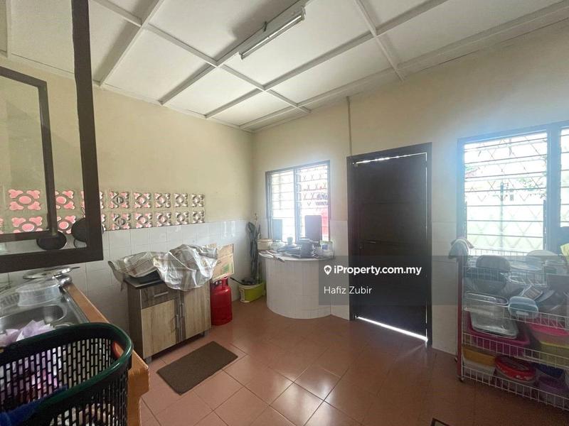 Bungalow House for Sale in Kelana Jaya, Petaling Jaya by Hafiz Zubir - iProperty.com.my