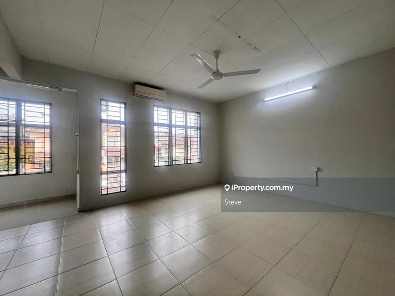 Rumah Berkembar untuk Dijual di Bandar Putra Permai, Seri Kembangan oleh Steve - iProperty.com.my