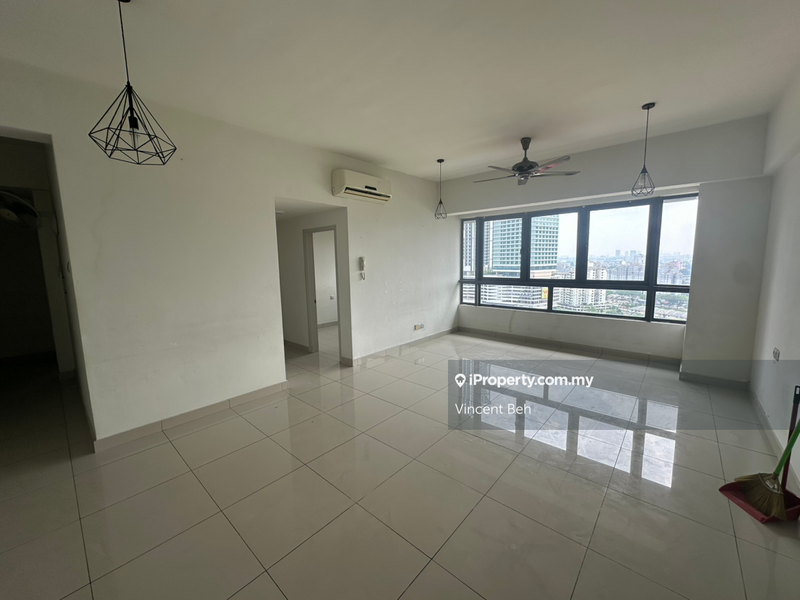 Condominium untuk Disewa di Residence 8 oleh Vincent Beh - iProperty.com.my