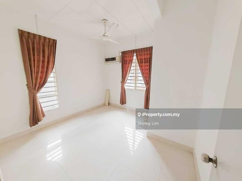 Rumah Berkembar untuk Dijual di Taman Kipark, Puchong oleh Shirley Lim - iProperty.com.my