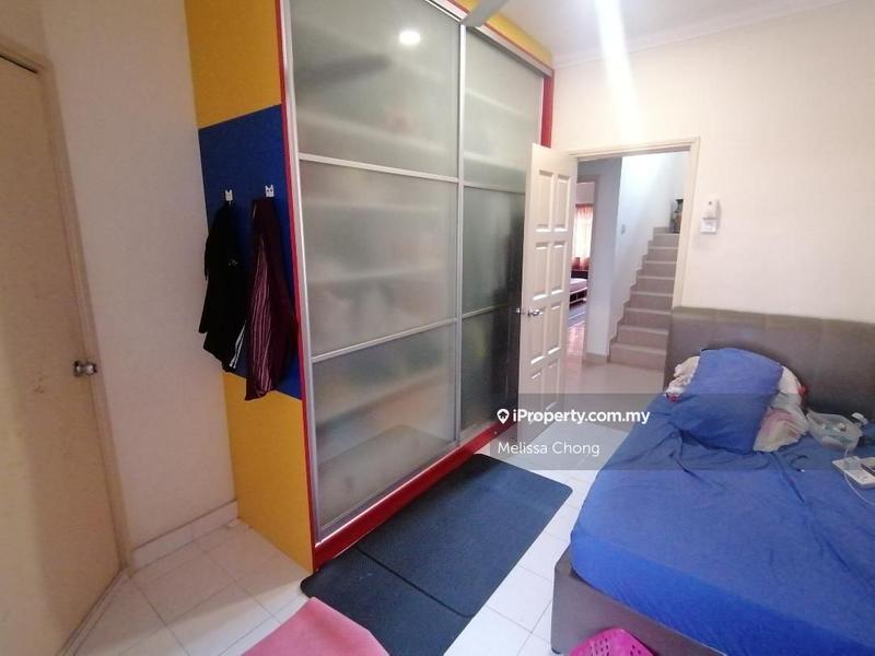 Rumah Teres 2.5-Tingkat untuk Dijual di Taman Bukit Serdang, Seri Kembangan oleh Melissa Chong - iProperty.com.my