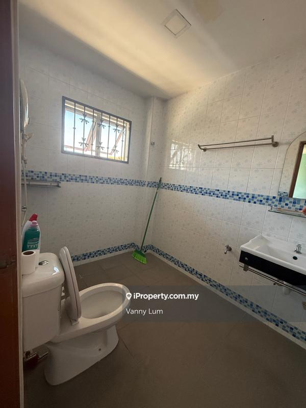 Bungalow House for Sale in smb5k, Petaling Jaya by Vanny Lum - iProperty.com.my