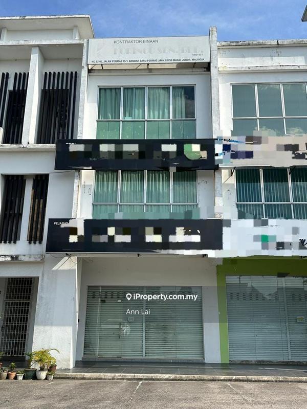 For Sale - Permas Jaya ( Facing Main Road ) 3 Storey Shoplot