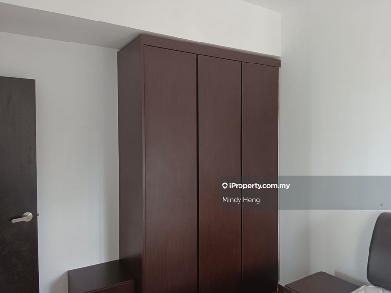 Kediaman Servis untuk Dijual di Molek Pulai oleh Mindy Heng - iProperty.com.my