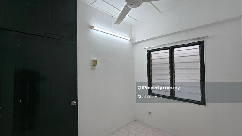 Apartment for Sale in Pelangi Court by Shalukis Hau - iProperty.com.my
