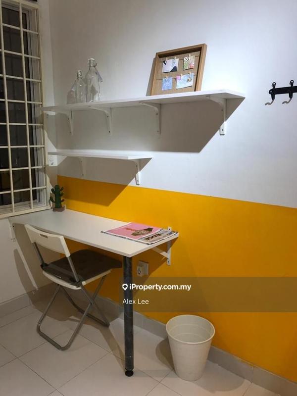 For Rent - Cyberia Crescent 1