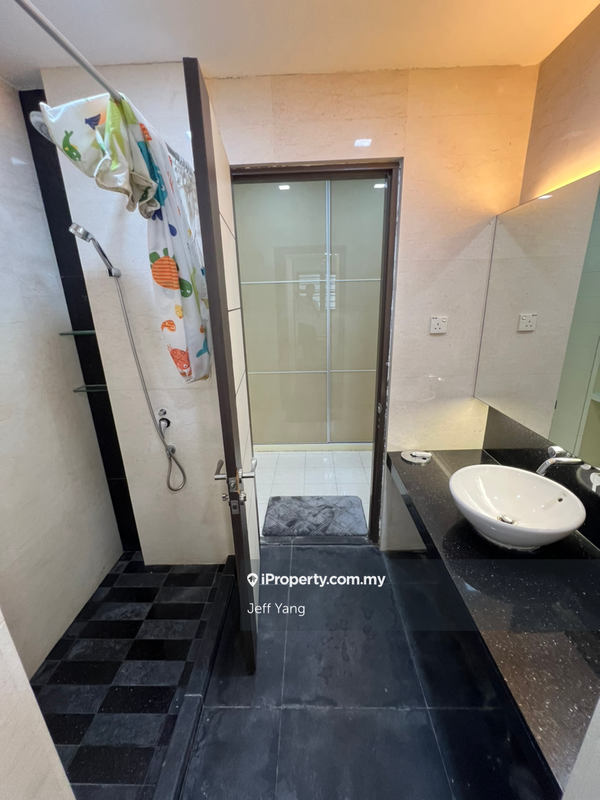 Kondominium untuk Dijual di The Straits View Condominium oleh Jeff Yang - iProperty.com.my