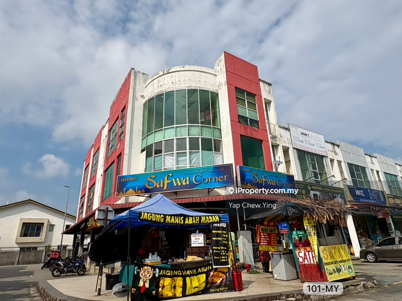 For Sale - HOT & LIMITED CORNER SHOPLOT! Jenjarom Triple Storey Shoplot