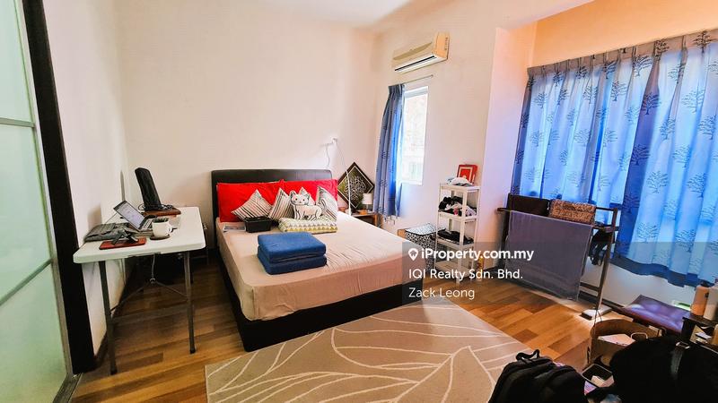 Townhouse for Sale in Taman Bukit Serdang, Seri Kembangan by Zack Leong - iProperty.com.my