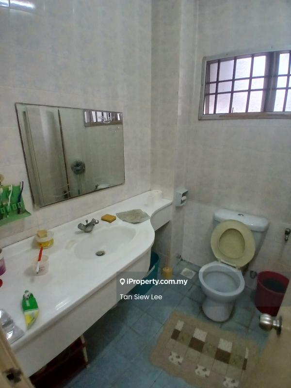Rumah Berangkai 2 Tingkat untuk Dijual di Seri Utama Damansara, Kota Damansara oleh Siew Lee - Bathroom - iProperty.com.my
