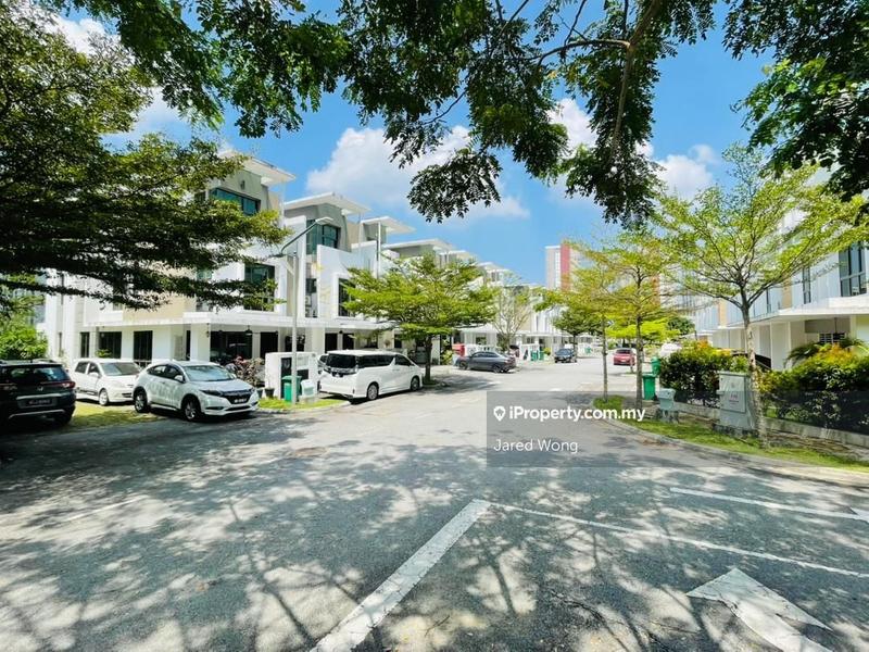 Rumah Teres 3-Tingkat untuk Dijual di Lake Point Residence, Cyberjaya, Cyberjaya oleh Jared Wong - iProperty.com.my