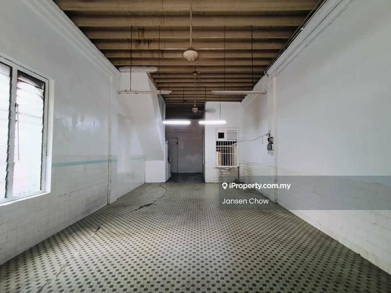 Shop untuk Disewa di Jalan Sungai Besi, Sungai Besi oleh Jansen Chow - Interior - iProperty.com.my