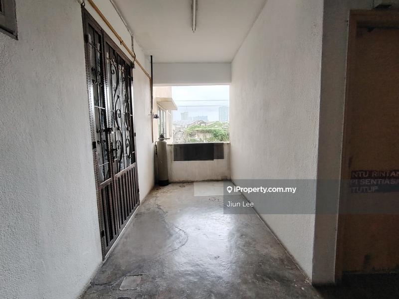 Condominium for Sale in Meadow Park 2 by Jiun Lee - iProperty.com.my
