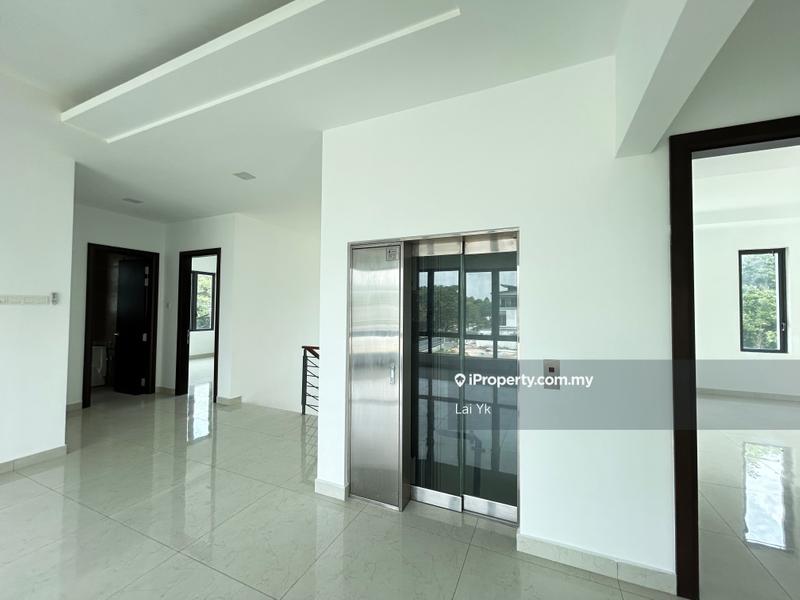 Bungalow House for Sale in Subang Heights, Subang Jaya by Lai Yk - iProperty.com.my