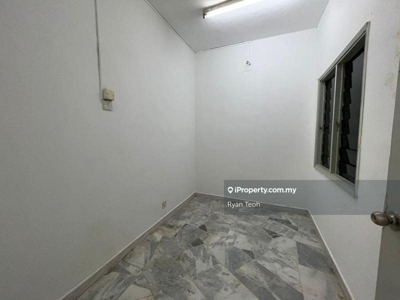 Flat for Rent in Taman Daya by Ryan Teoh - iProperty.com.my