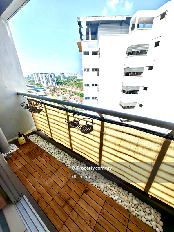 Service Residence for Sale in Larkin Heights by Ethan Lim - iProperty.com.my