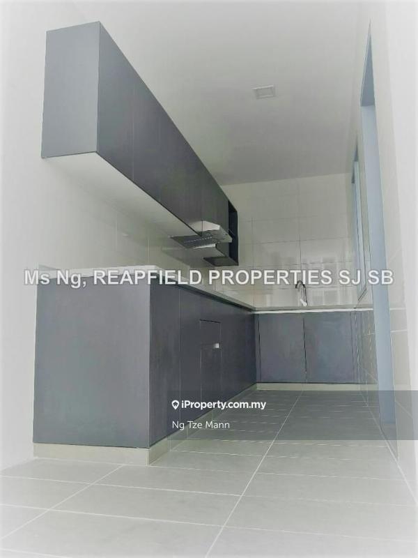 Condominium for Sale in Lakefront Residence by Ng Tze Mann - wet kitchen, with hood and hub , washing sink - iProperty.com.my