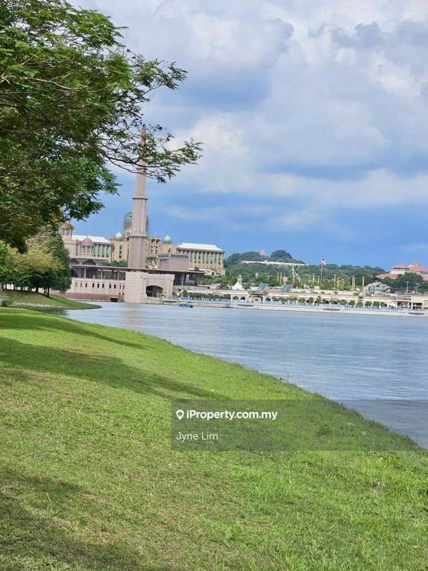 Semi-Detached House for Rent in 3 Storey Lakeview Twin Villa Corner with Pool at P, Putrajaya by Jyne Lim - iProperty.com.my