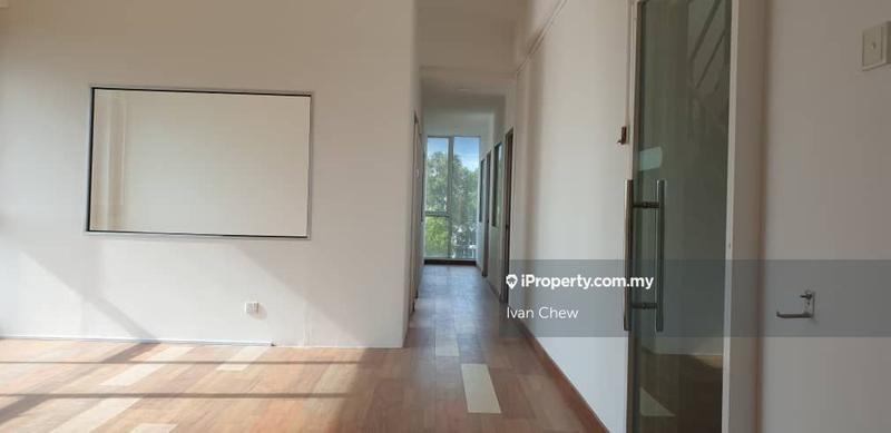 Kilang Teres untuk Dijual di End Lot 3 Storey Link Factory, Seri Kembangan oleh Ivan Chew - iProperty.com.my