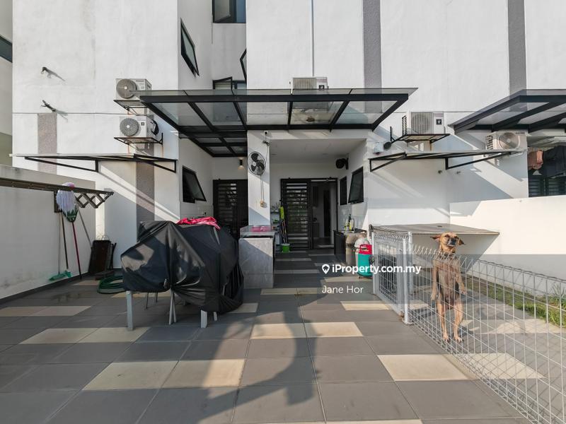 Rumah Berangkai 3 Tingkat untuk Dijual di 16 Sierra, Puchong oleh Jane Hor - iProperty.com.my