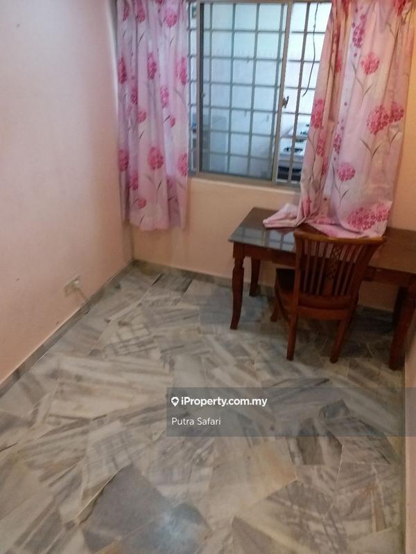 Rumah Berkembar untuk Dijual di Seksyen 9, Shah Alam oleh Putra Safari - iProperty.com.my