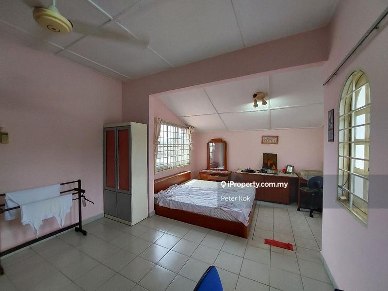 Bungalow House for Sale in Sea Park, Petaling Jaya by Peter Kok - iProperty.com.my