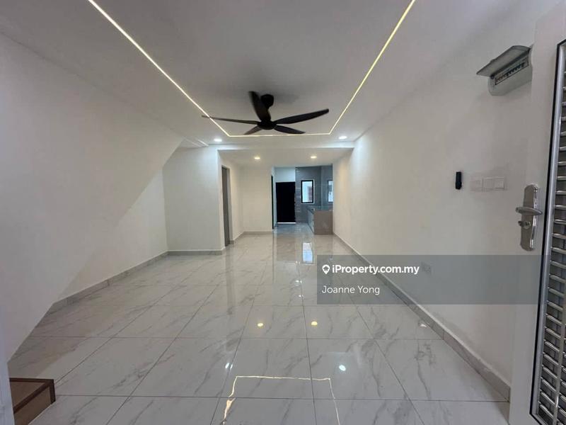 Rumah Teres 2-Tingkat untuk Dijual di Taman Puteri Wangsa, Ulu Tiram oleh Joanne Yong - iProperty.com.my