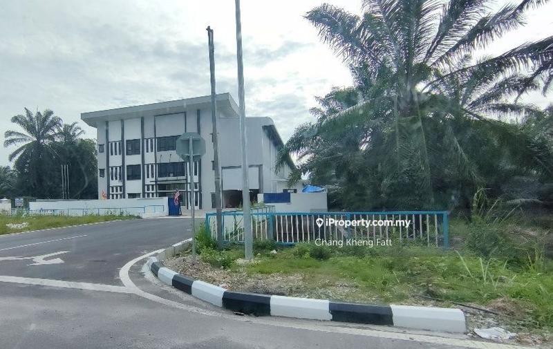 Tanah Perindustrian untuk Dijual di Kampung Teluk Mengkuang, Telok Panglima Garang oleh Chang Kheng Fatt - iProperty.com.my