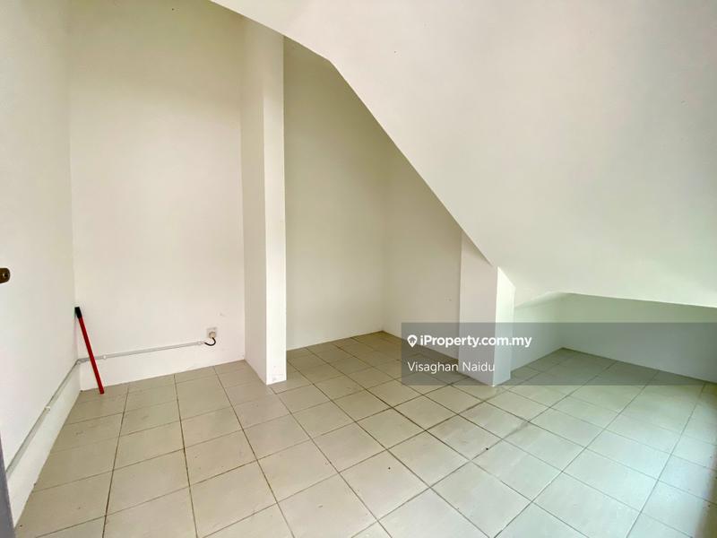 Bungalow House for Rent in Bandar Country Homes, Rawang by Visaghan Naidu - iProperty.com.my