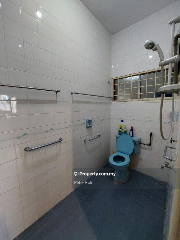 Bungalow House for Sale in Sea Park, Petaling Jaya by Peter Kok - iProperty.com.my