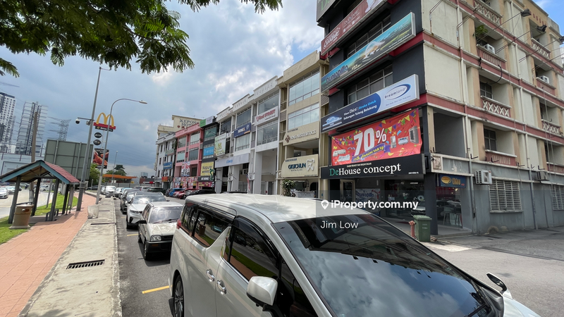 For Sale - Jalan Ipoh Facing Main Road 4 sty Shop ROI 5%