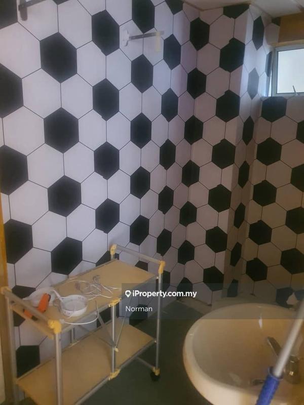 Apartment for Sale in Glory Beach Resort by Norman - iProperty.com.my