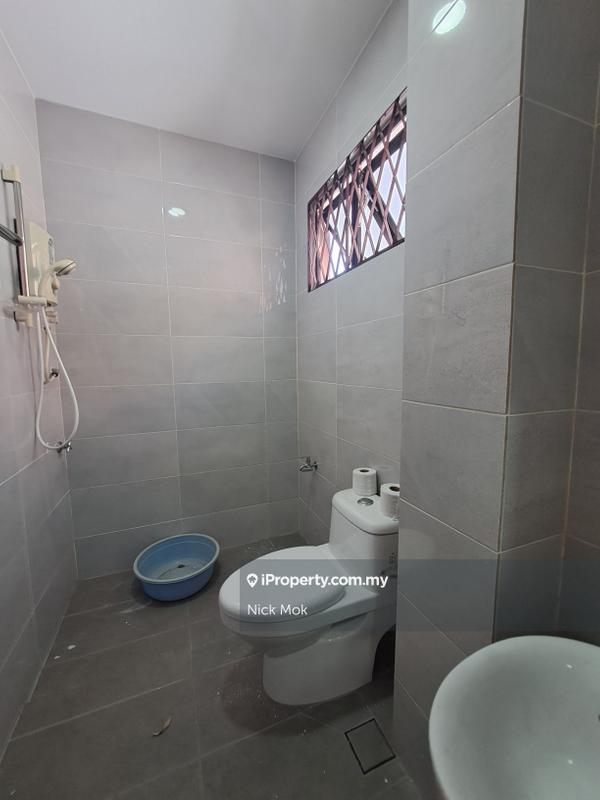 Rumah Teres 2-Tingkat untuk Dijual di Taman Mayang, Petaling Jaya oleh Nick Mok - iProperty.com.my