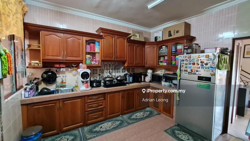 Rumah Berkembar untuk Dijual di Taman Lestari Perdana, Seri Kembangan oleh Adrian Leong - iProperty.com.my