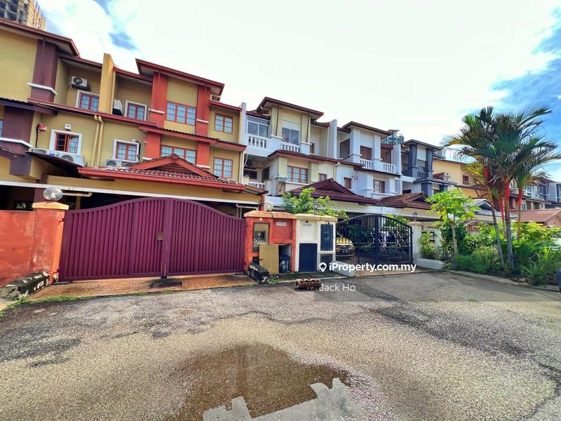 Rumah Berkembar untuk Dijual di UEP Subang Jaya, Subang Jaya oleh Jack Ho - iProperty.com.my