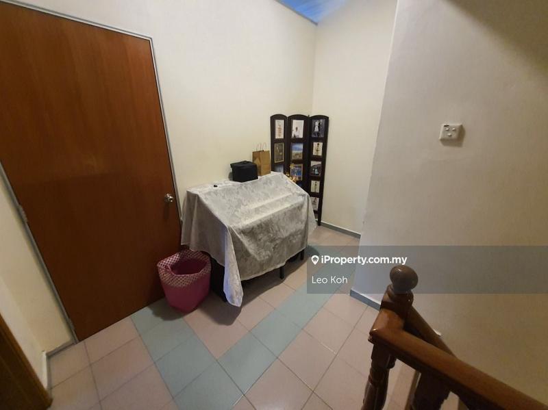 Rumah Berangkai 2 Tingkat untuk Dijual di Taman Serdang Raya, Seri Kembangan oleh Leo Koh - iProperty.com.my