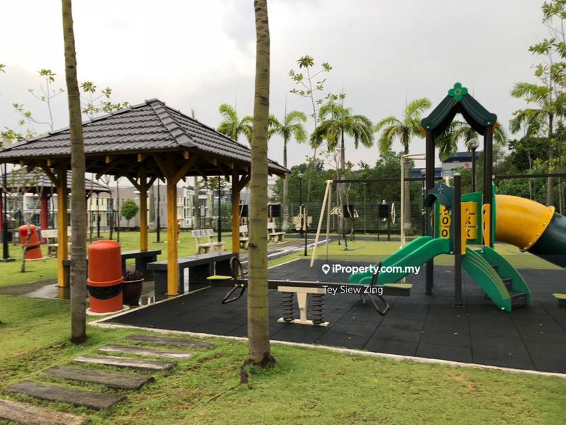 Rumah Berkembar untuk Dijual di Taman Bukit Serdang, Seri Kembangan oleh Tey Siew Zing - iProperty.com.my