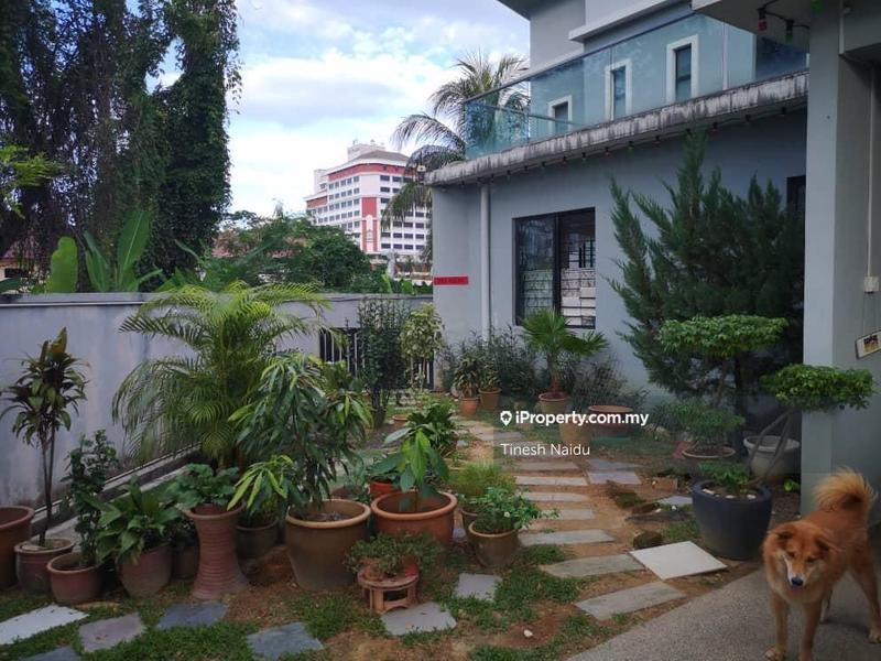 Bungalow House for Sale in Ampang Utama, Ampang by Tinesh Naidu - iProperty.com.my