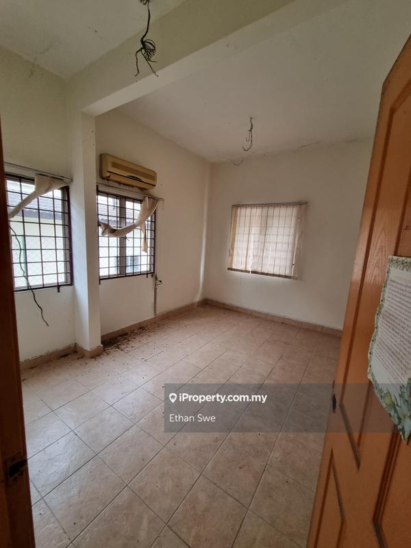 Rumah Teres 2-Tingkat untuk Dijual di Sri Putra II Apartment oleh Ethan Swe - iProperty.com.my